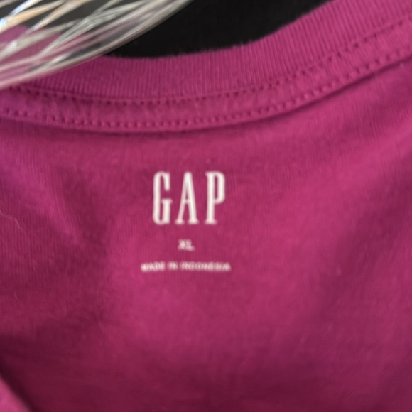 GAP LOGO SHORT SLEEVE TEE FUCHSIA WITH DARK BLUE LOGO SIZE XL - Picture 3 of 3